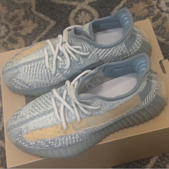 Yeezy Boost 350 V2 'Israfil' Size 5.5 - Picture 3 of 4